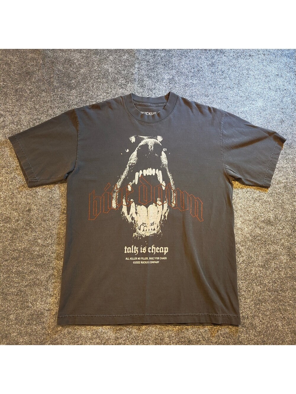 Ruckus Co Bite Down Dog Graphic T-Shirt Charcoal Grey Size Medium USA Made